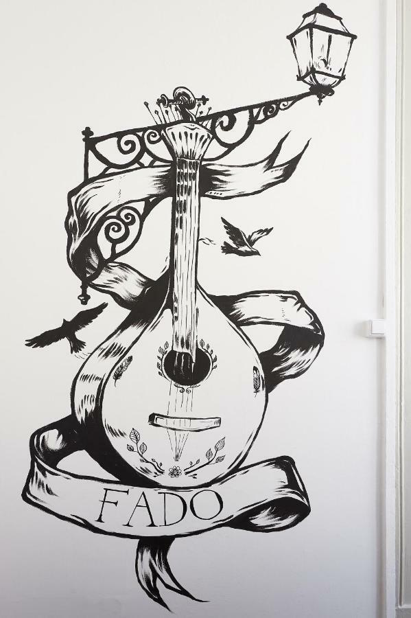 Love Inn Bairro Alto 4 Lisbon Exterior photo